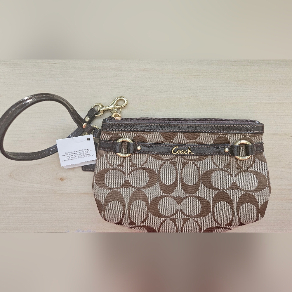 NWT Coach Wristlet